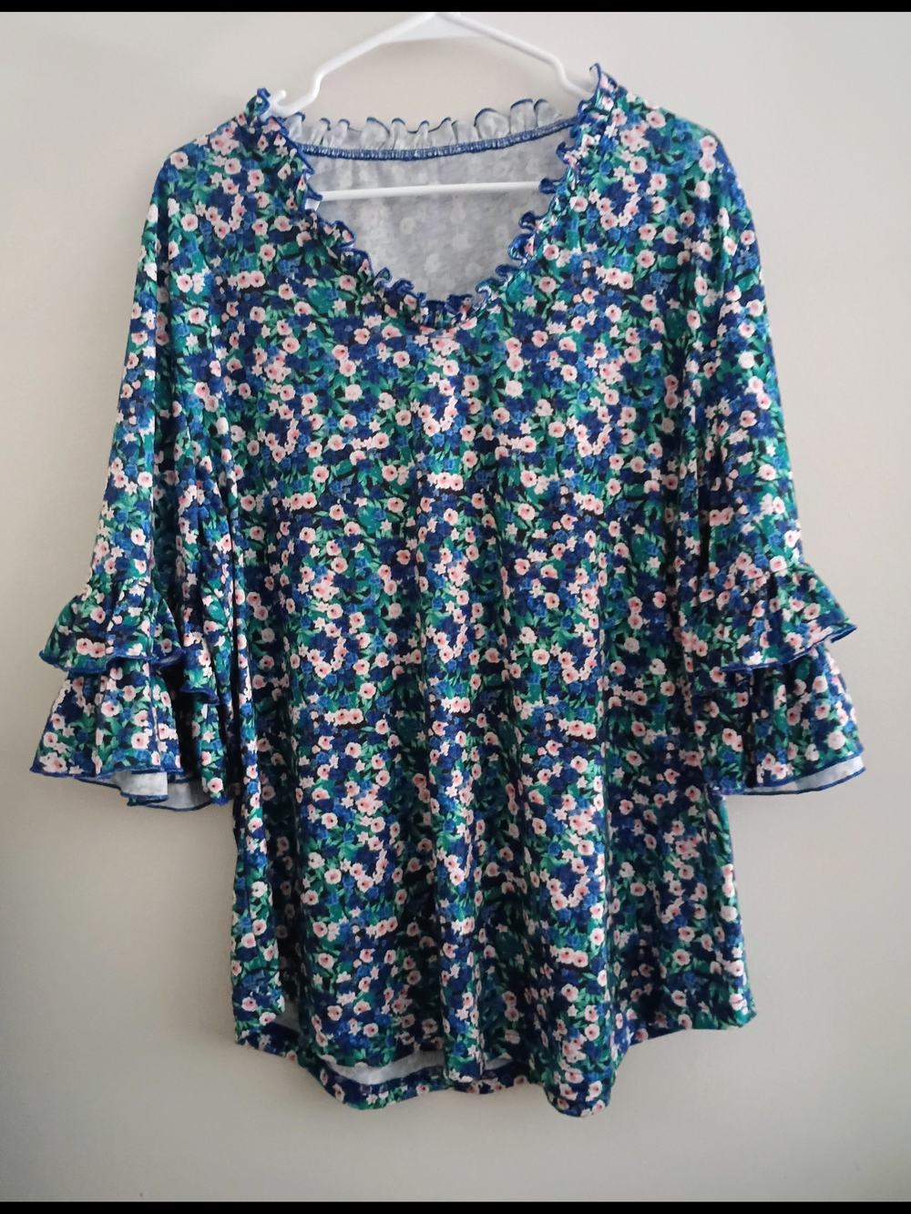 Women's Blue Floral V-Neck Ruffle Sleeve Top